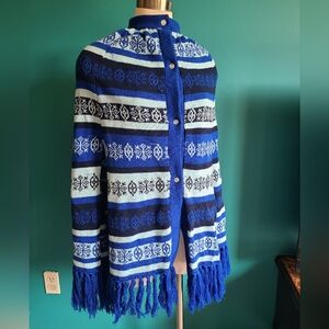 One size/ Vintage 1960s 1970s boho hippie poncho cape wrap shawl, knit, hand kni